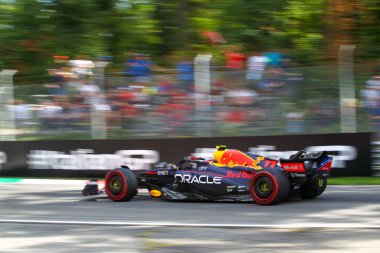 Sergio Perez (MEX) Redbull Racing RB1