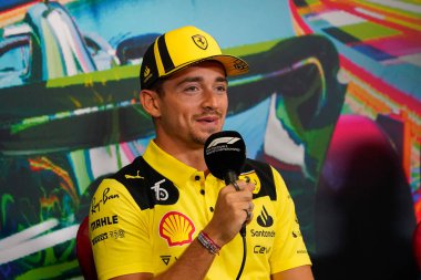 Charles Leclerc (MON) Ferrari F1-75