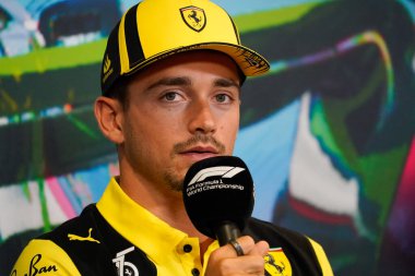 Charles Leclerc (MON) Ferrari F1-75