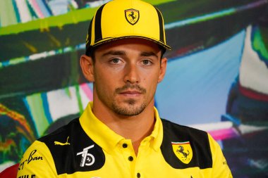 Charles Leclerc (MON) Ferrari F1-75