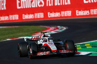 Kevin Magnussen (SVE) Haas VF-2