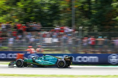 Kevin Magnussen (SVE) Haas VF-22