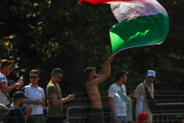 F1 Ücretsiz Uygulama sırasında destekleyenler