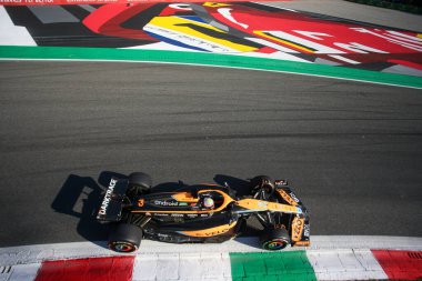  Daniel Ricciardo (AUS) McLaren MCL36 