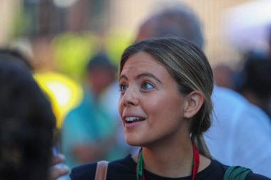 Isaac Hernaez (SPA) Carlos Sainz (SPA) Ferrari F1-75 kız arkadaş