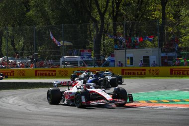  Kevin Magnussen (SVE) Haas VF-22