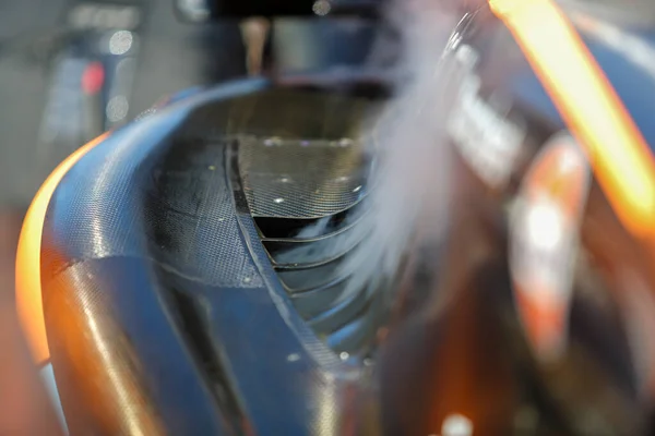 麦拉伦F1车队在网格侧 继全新的法拉利样车之后的细节 — 图库照片