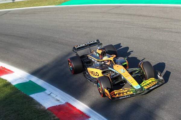  Daniel Ricciardo (AUS) McLaren MCL36 