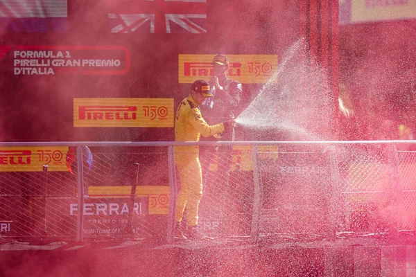 Charles Leclerc Mon Ferrari Max Verstappen Ned Redbull Racing Rb18 — Stockfoto