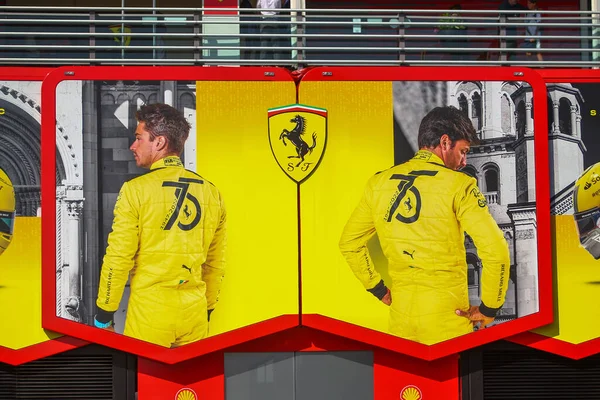 Scuderia Ferrari Lakókocsi Különleges Egyenruha Monza 2022 — Stock Fotó