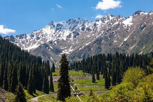 Road Big Almaty Lake Hills Zailiyskiy Alatau Mountains Tien Shan — Stock fotografie