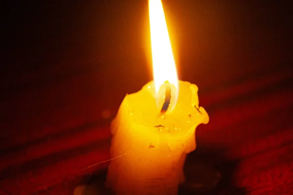 Candel Com Fundo Preto Fogo Vela Ardente Escuro Sobre Mesa — Fotografia de Stock