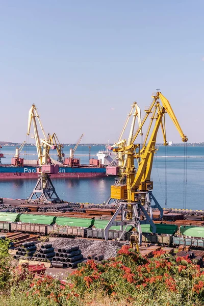 Odessa Ukraine August 2021 Cranes Color Containers Odessa Port Largest — Stockfoto