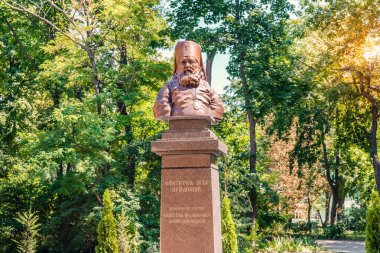 Kutsanmış Cerrah Aziz Luke, seçkin bir cerrah, itici bir cerrahın kurucusu, ruhani bir yazar, Rus Ortodoks Kilisesi piskoposu, Simferopol ve Kırım Başpiskoposu.