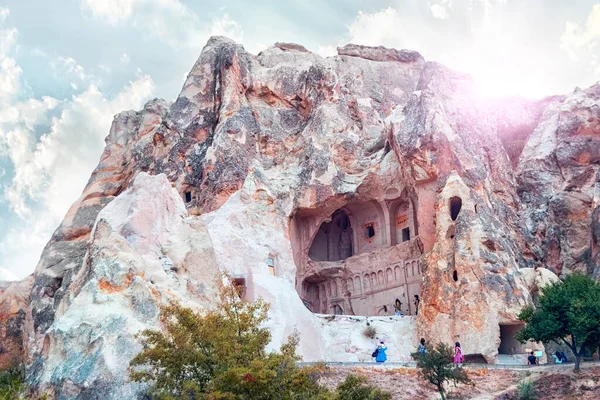 在Cappadocia旅行的游客群体 — 图库照片