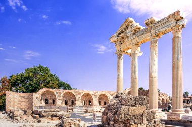 Türkiye 'nin Yan Tarafında Apollo Tapınağı
