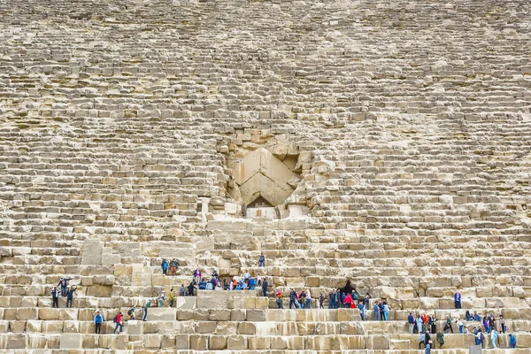 Caire Egypte Janvier 2019 Les Touristes Escaladent Grande Pyramide Des — Photo