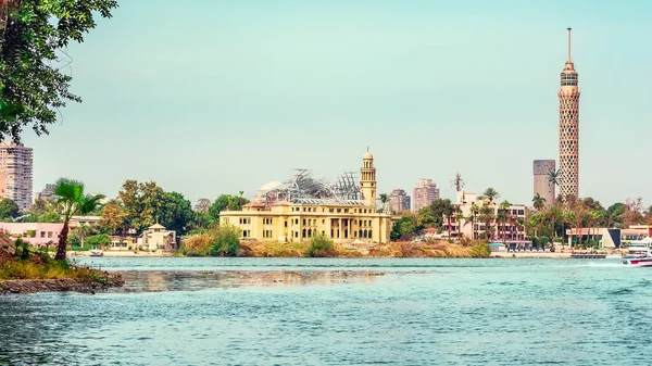 Телебашня Возле Реки Нил Каире — стоковое фото