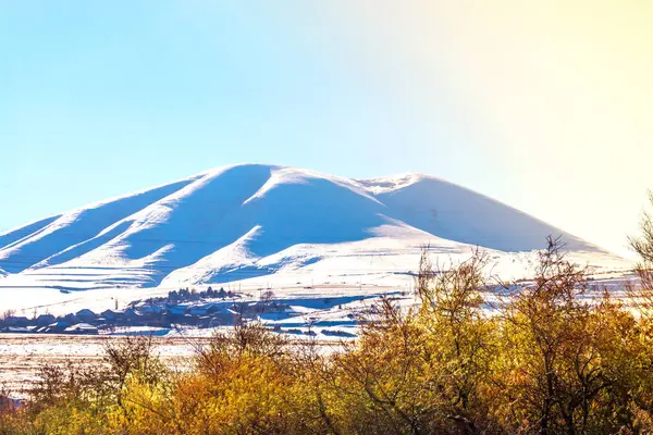 Beautiful Landscape Snow Capped Mountain Blue Sky Armenia — Stock Fotó