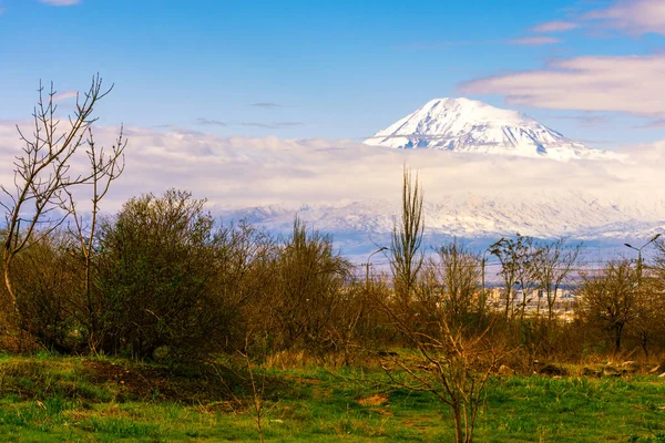 Velká Hora Ararat Obzoru Obklopená Mraky Pohled Arménie — Stock fotografie