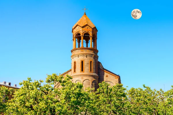 High Cylindrical Bell Tower Mesrop Mashtots Church Village Oshakan Background — 图库照片