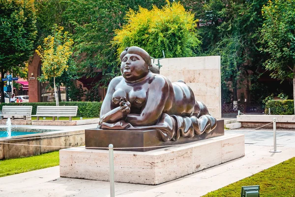Yerevan Armenia May 2016 Sculpture Fernando Botero Named Smoking Woman — Stock fotografie
