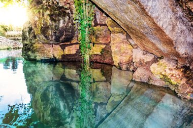 Mağaranın sonunda, içeride. Gürcistan 'daki ünlü Prometheus Mağarası