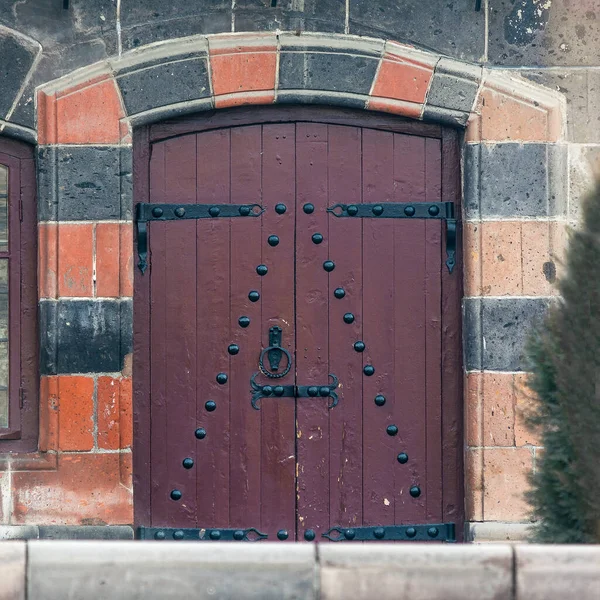 Arched Medieval Door Close — 스톡 사진