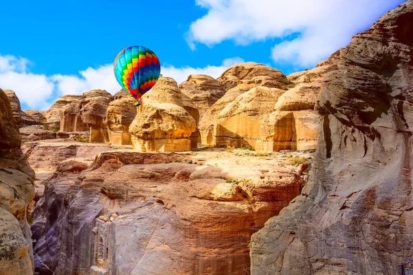 Colorful Balloon Flying Beautiful Rose City Petra Jordan One New — Stockfoto
