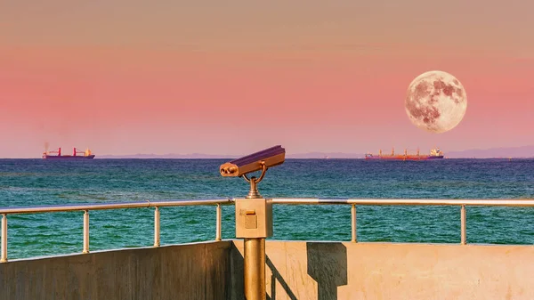 Panoramic Binoculars Aimed Moon Evening Embankment Batumi Georgia — Stockfoto