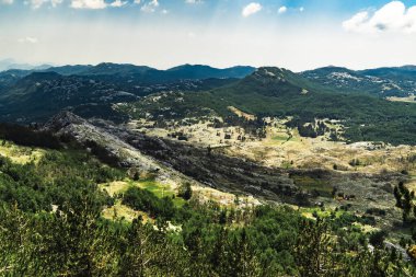 Karadağ. Lovcen Ulusal Parkı. Lovcen Dağı. Bakış açısı. Popüler turistik cazibe