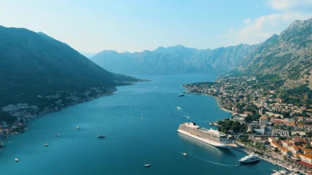 Montenegro Drone Flight Bay Kotor Camera Moves Forward Largest Bay — Vídeo de Stock