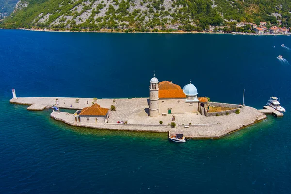 Montenegro Baía Kotor Ilha Gospa Skrpela Está Localizada Perto Cidade — Fotografia de Stock