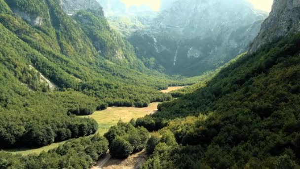 Montenegro Prokletiye National Park Summer Mountain Green Valley Popular Tourist — стоковое видео