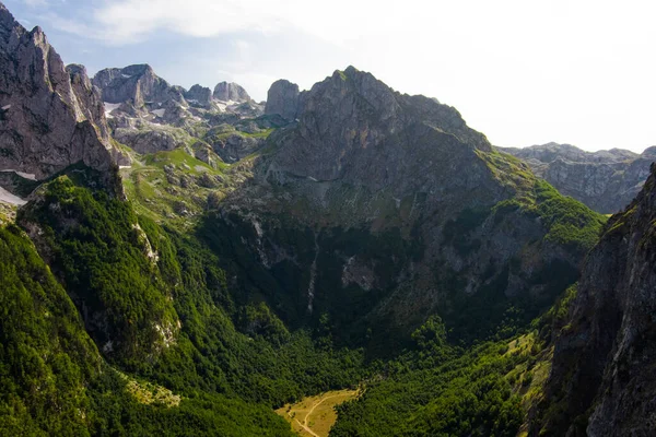 Montenegro Prokletiye National Park Summer Mountain Green Valley Popular Tourist — Fotografia de Stock