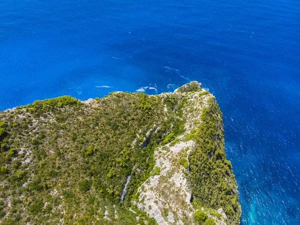 Yunanistan. Zakynthos Adası. İyon Denizi kıyısında. Popüler turist mekanı. Drone. Hava görünümü