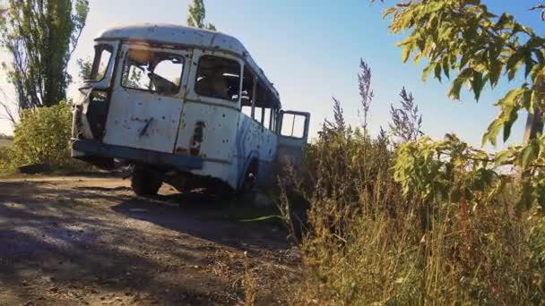 우크라이나 러시아가 우크라이나를 2022 시민들의 카운트 사이드 버스가 손상됐습니다 파노라마 — 비디오