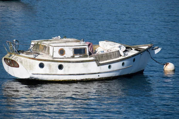 Segelboot Auf Ankerboje — Stockfoto