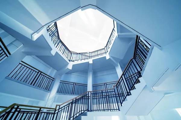 Верхний Вид Винтовой Лестницы — стоковое фото