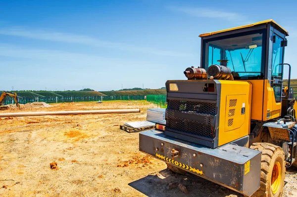 Water Photovoltaic Panel Next Bulldozer — 스톡 사진