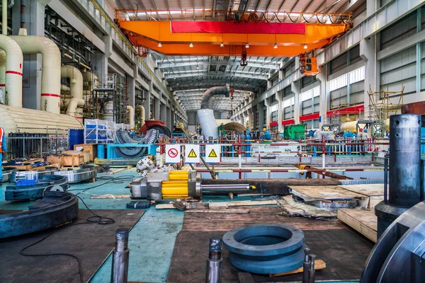 Turbine Vapeur Pendant Réparation Machines Tuyaux Tubes Dans Une Centrale Images De Stock Libres De Droits