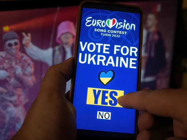 Eurovision telephone voting, voting for Ukraine, fictional eurosong televoting app on smartphone. Kalush orchestra 