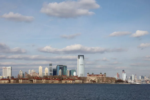 Ellis Island Mit Jersey City Und New York Skyline Ellis — Zdjęcie stockowe