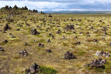 Laufsklavara, Peyzaj, İzlanda 'da Cairns. Gündüz görünümü    