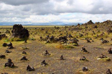 Laufsklavara, Peyzaj, İzlanda 'da Cairns. Gündüz görünümü    