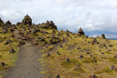 Laufsklavara, Peyzaj, İzlanda 'da Cairns. Gündüz görünümü    