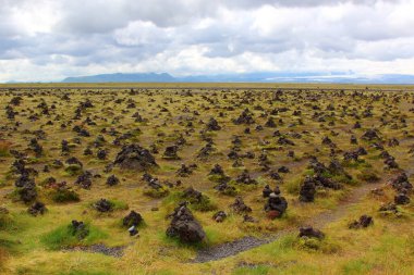 Laufsklavara, Peyzaj, İzlanda 'da Cairns. Gündüz görünümü    