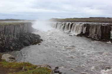 Selfoss Şelalesinin Gündüz Görünümü, İzlanda