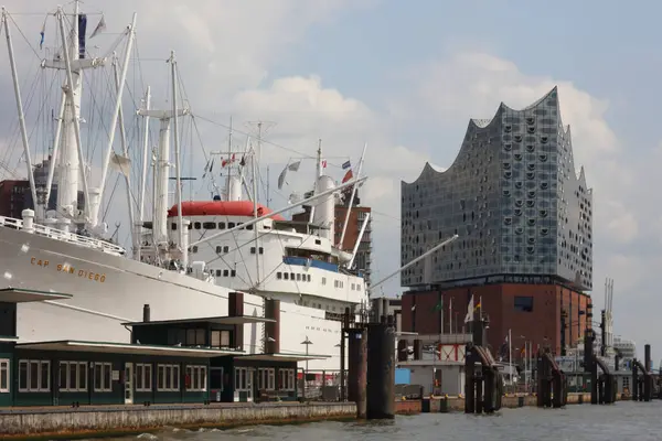 Hamburg Elbphilharmonie Modern Buildings Boat Harbor Tour — Stock Photo, Image