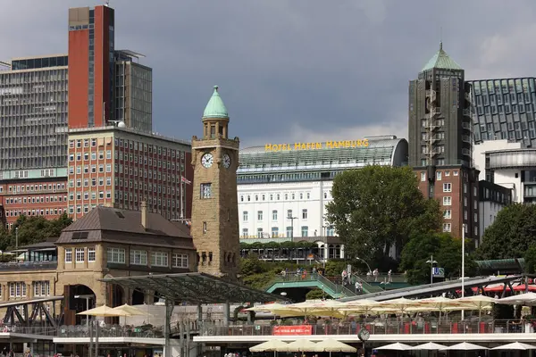 Daytime View Hamburg Water Station Landungsbrcken — Stock Photo, Image